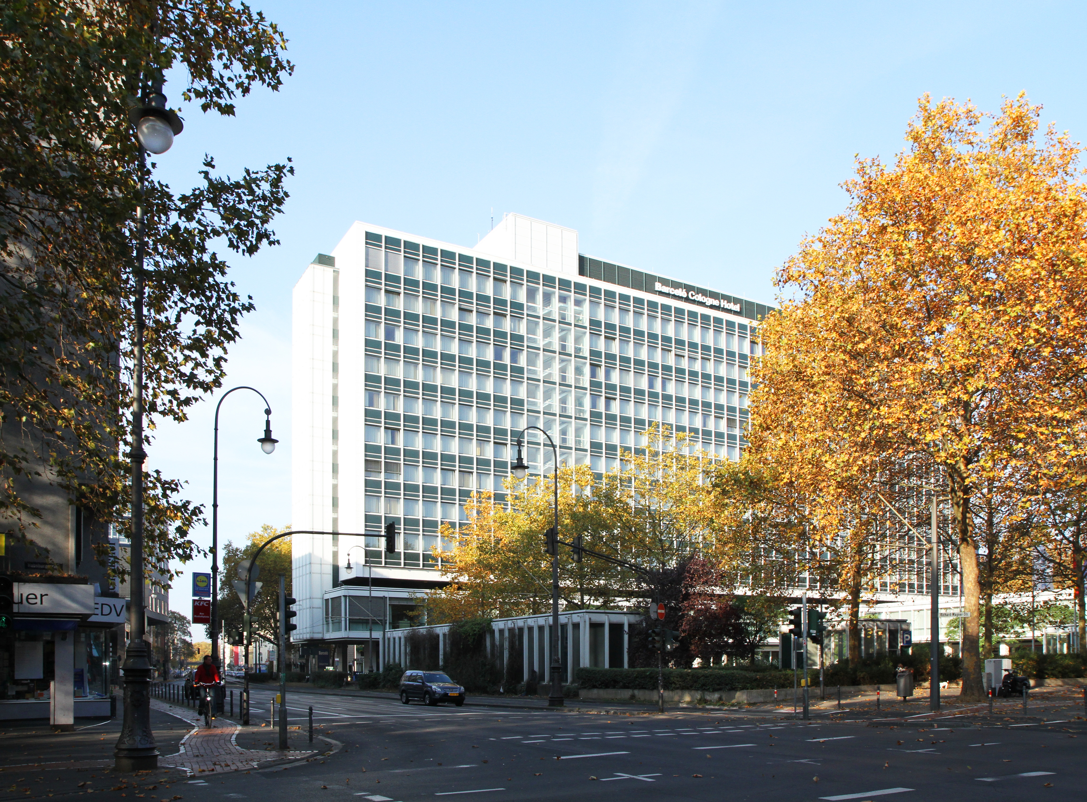 Tower of the Old City Wall (Hahnentor)